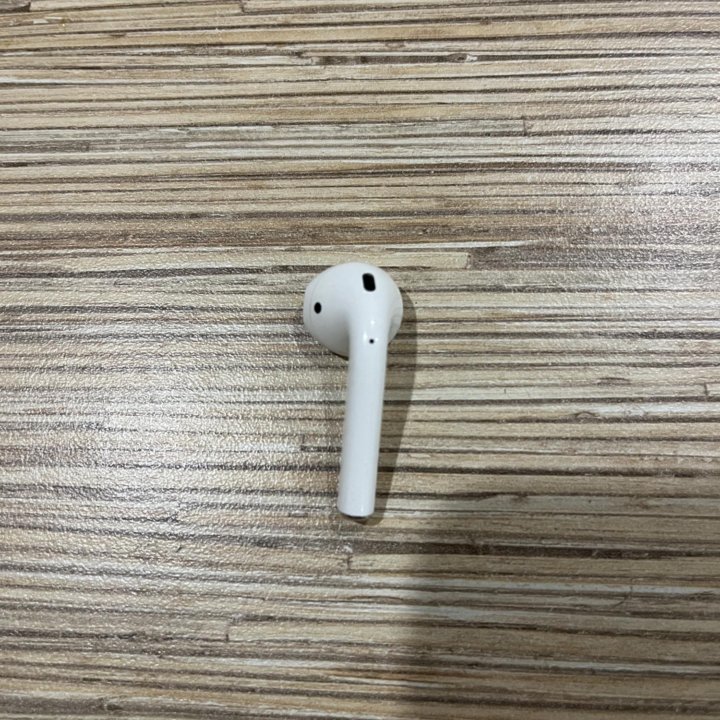 Кейс для airpods 2 и левый наушник б/у