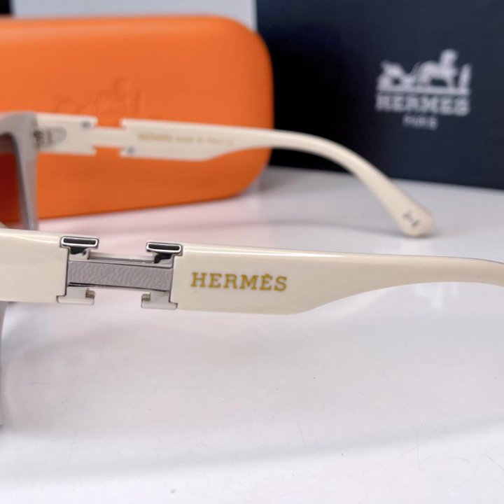 Солнцезащитные очки Hermes