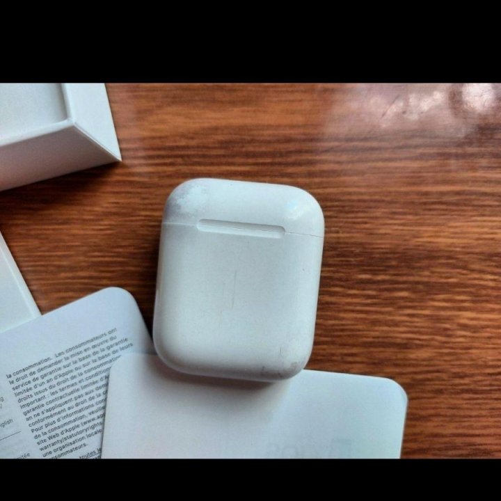 AirPods 2, наушники беспроводные.