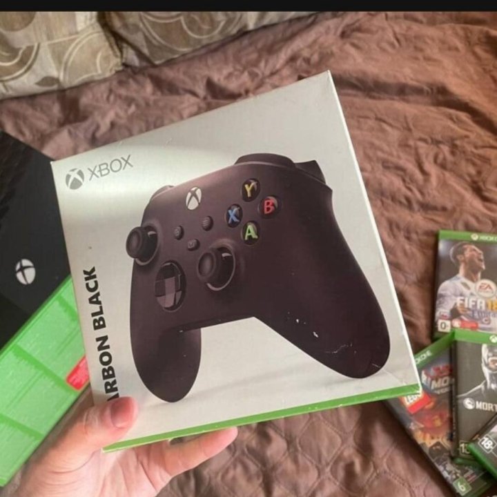 Геймпад на Xbox Series X