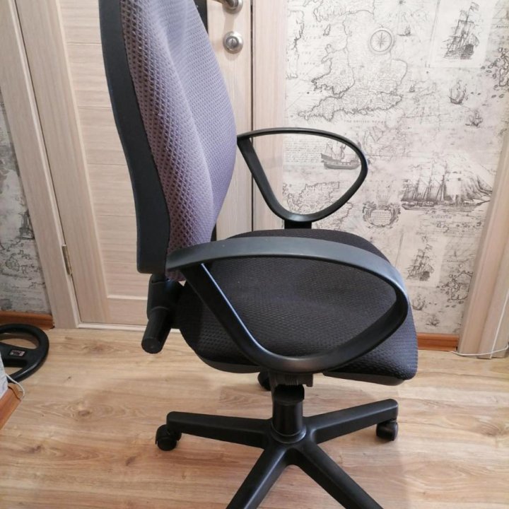 Компьютерное кресло