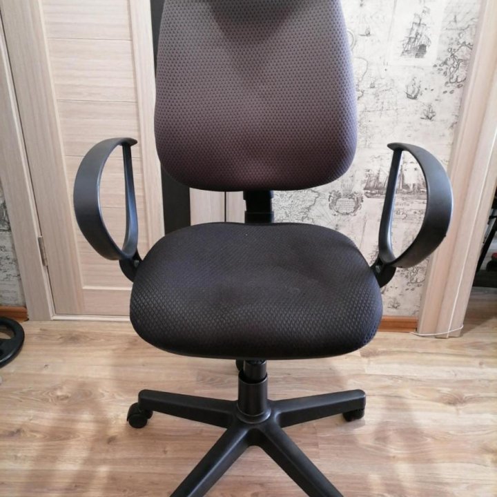 Компьютерное кресло