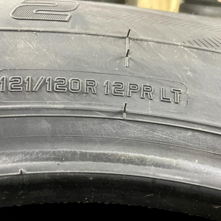 225/75/16C 121/120R Ovation V-02