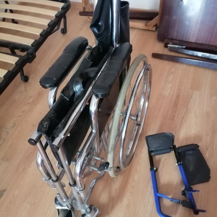 Инвалидное кресло