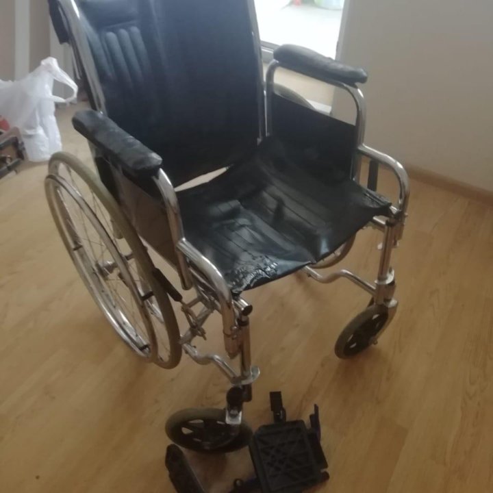 Инвалидное кресло