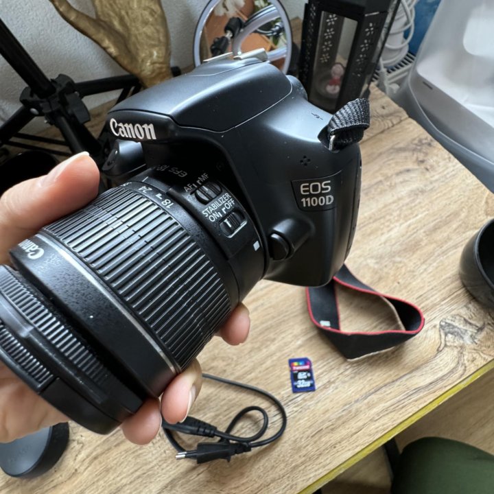 Зеркальный фотоаппарат canon eos1100d