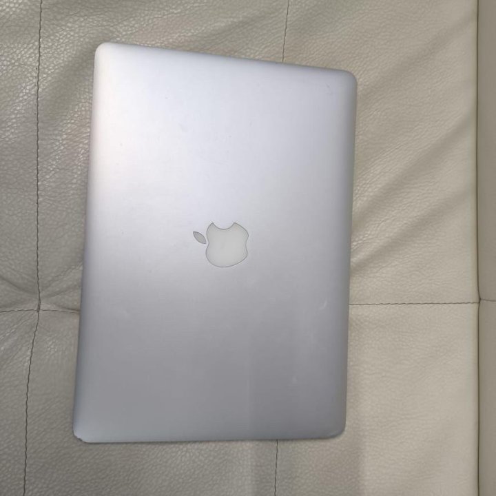 MacBook Air 13 2015, CORE I5 2600mhz/4gb/128gb