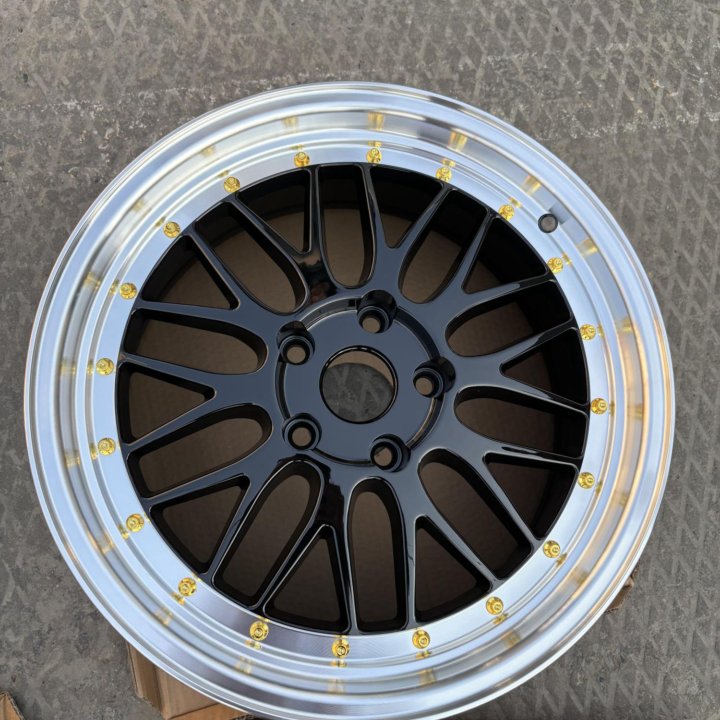 BBS LM R17 7.5J ET35 5*114.3 на резине 215/55