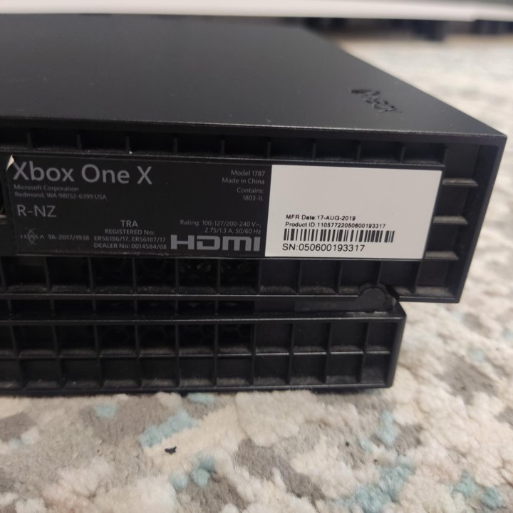 Xbox One X 1Tb+55 игр