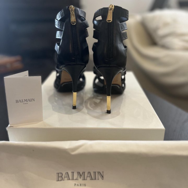 Босоножки Balmain 39-39,5 р (оригинал) новые