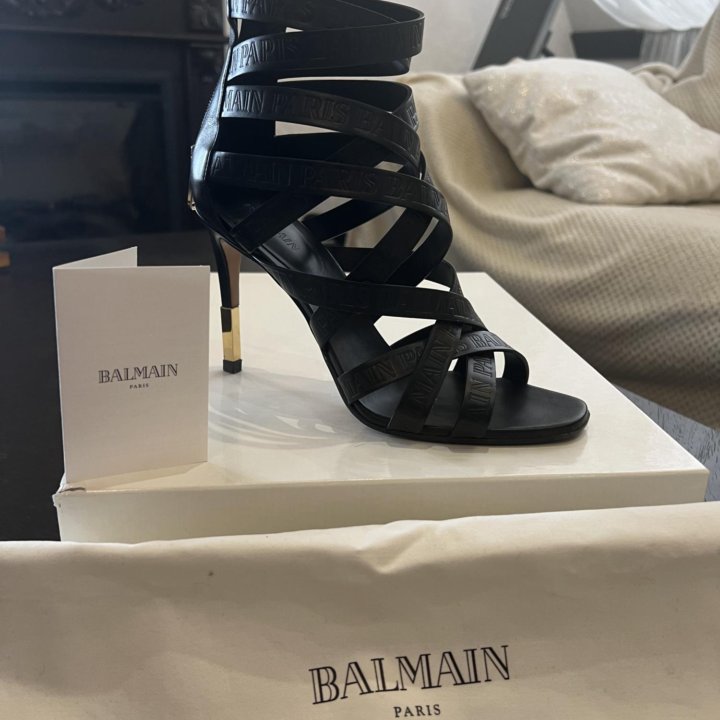 Босоножки Balmain 39-39,5 р (оригинал) новые