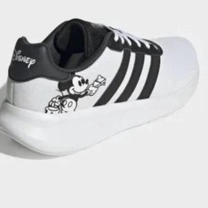 Новые Adidas оригинальные женские кроссы р.40