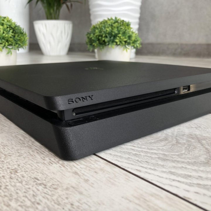 PlayStation 4 slim