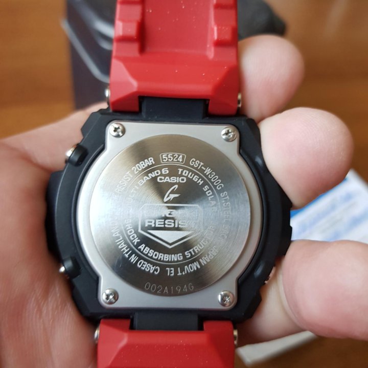 Часы Casio G-Shock GST-300G, состояние новых