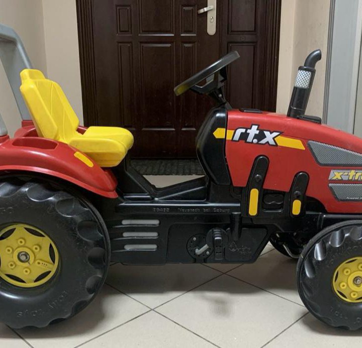 Детский педальный трактор Rolly toys rollyX-Trac