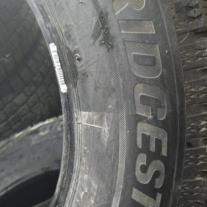 215/65/16 Bridgestone VRX2 (2018 год).