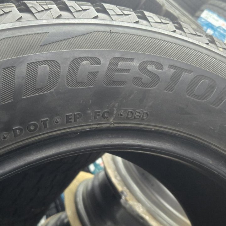 225/60/17 Bridgestone DM-V2 (2017 год).