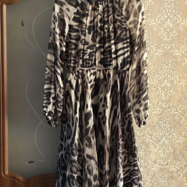 Платье праздничное