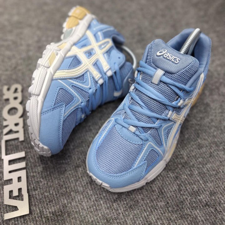 Кроссовки asics