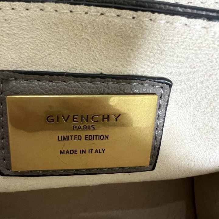 Сумочка Givenchy