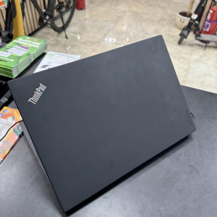 Ультрабук Lenovo Thinkpad T470 Core i5/8/256/FHD