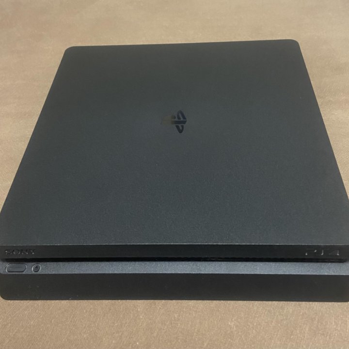 PlayStation 4 slim