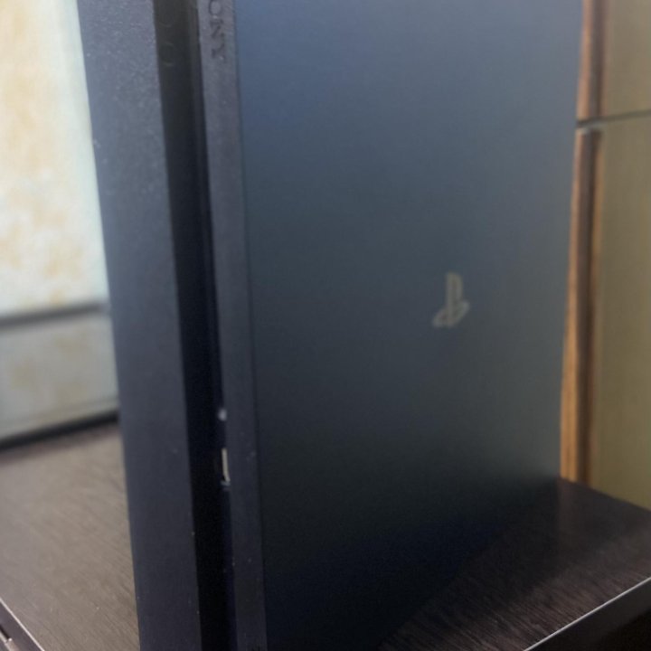 PlayStation 4 slim