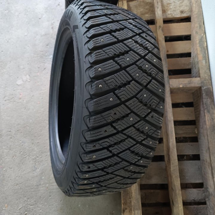 Шины зимние шипованные Goodyear 205/55 R16