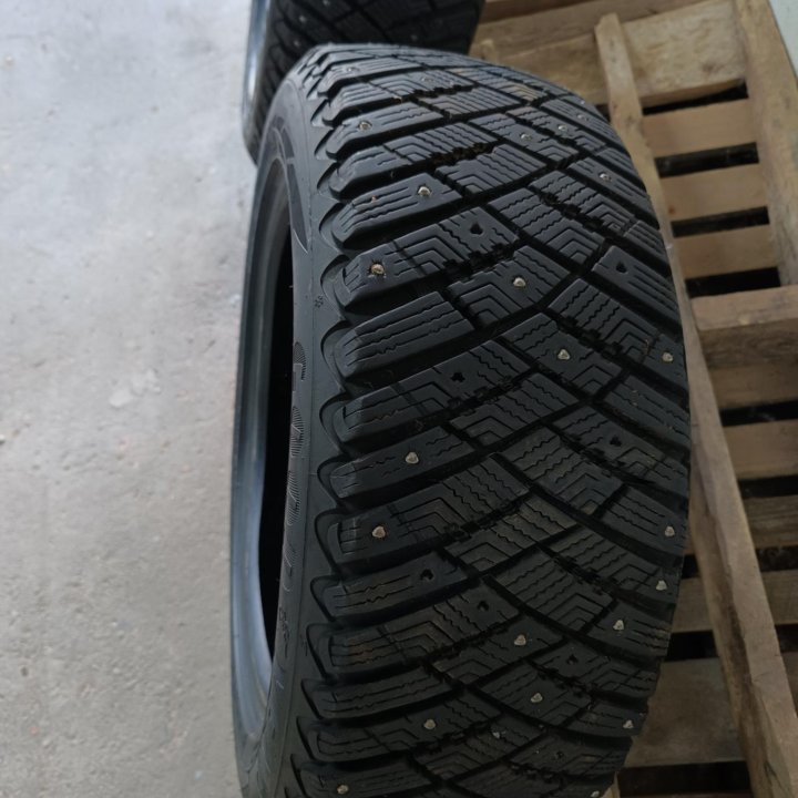 Шины зимние шипованные Goodyear 205/55 R16