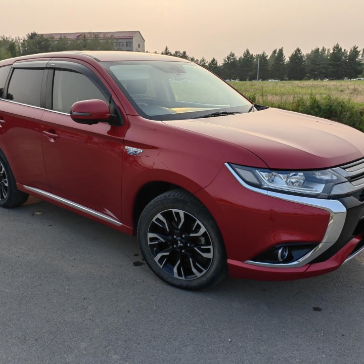 Mitsubishi Outlander, 2015