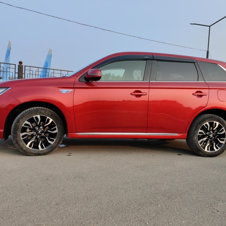 Mitsubishi Outlander, 2015