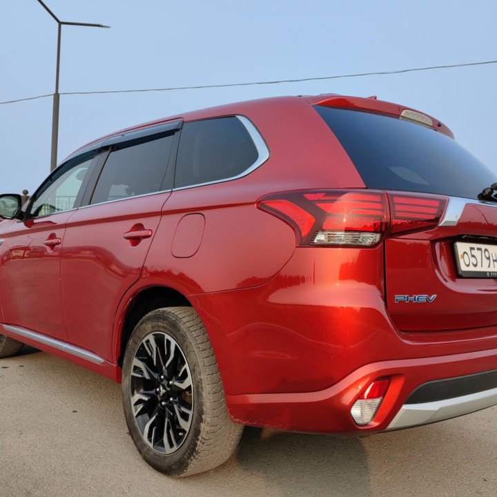 Mitsubishi Outlander, 2015