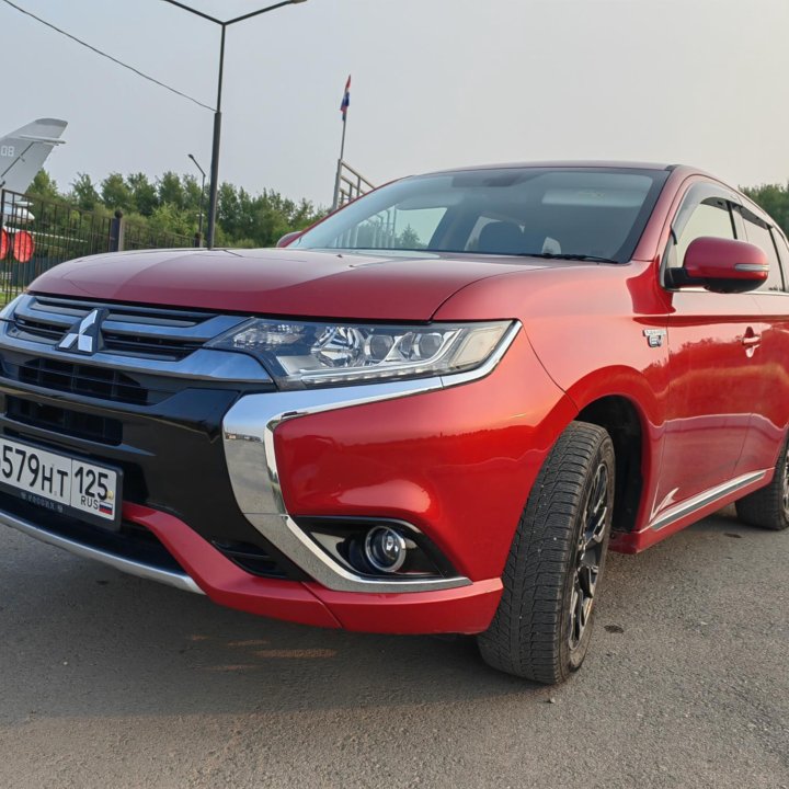 Mitsubishi Outlander, 2015