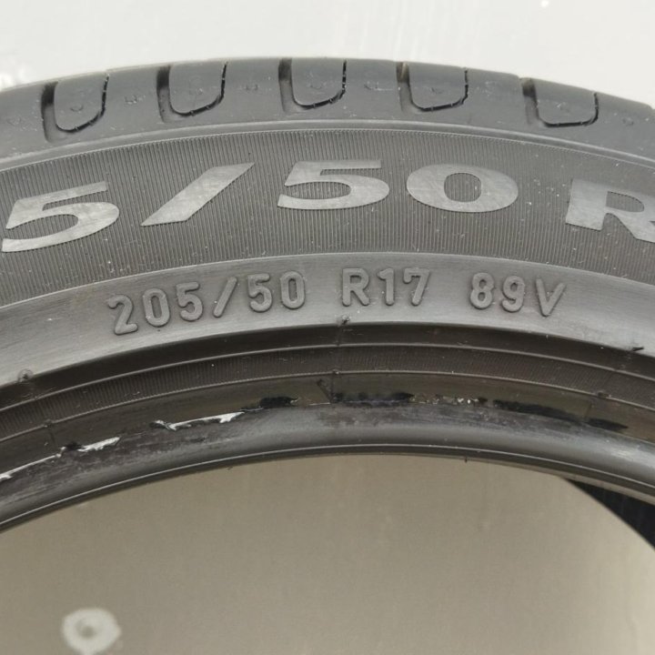 Pirelli Cinturato P7 205/50/R17 89V.