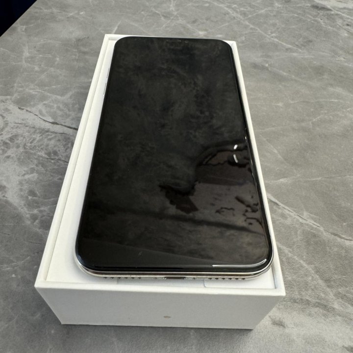 Продам iPhone 10