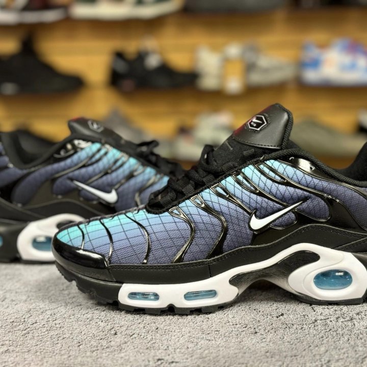 Кроссовки Nike Air Max Tn Plus