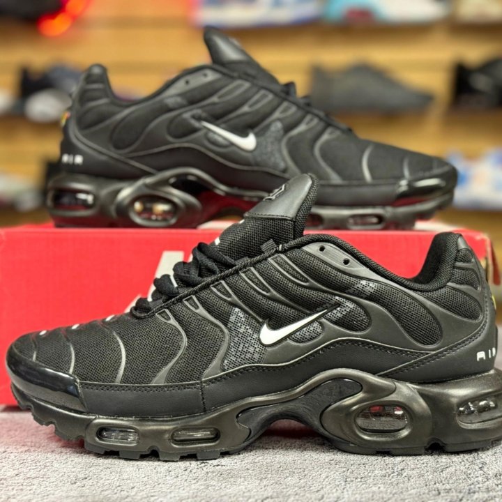 Кроссовки Nike Air Max Tn Plus