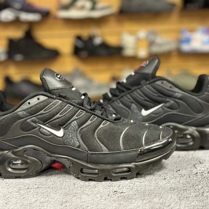 Кроссовки Nike Air Max Tn Plus