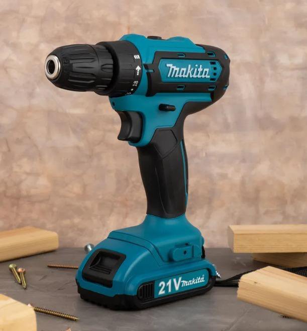 Шуруповерт аккумуляторный Makita 21V, набор