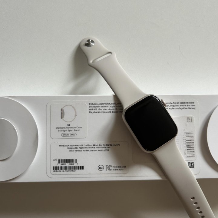 Apple Watch 44 mm (2nd Gen) starlight