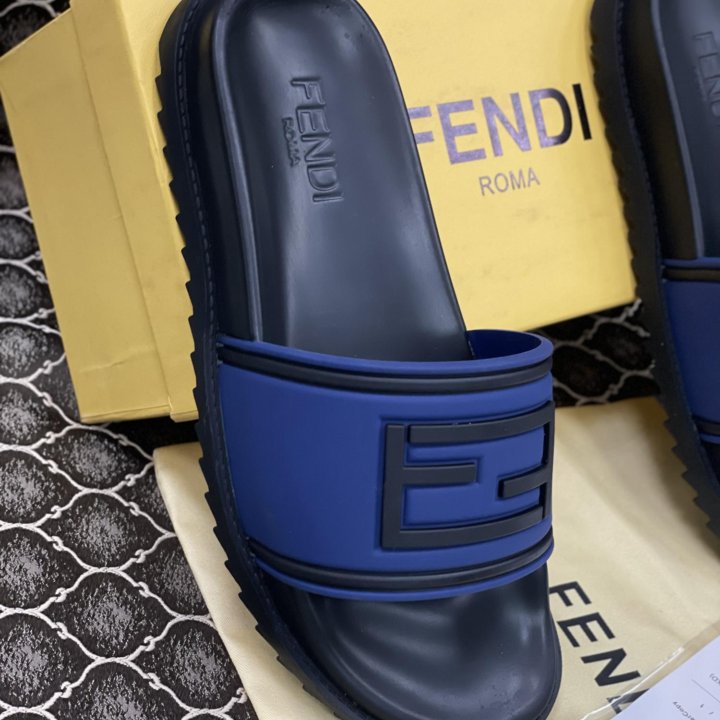 Тапки Fendi