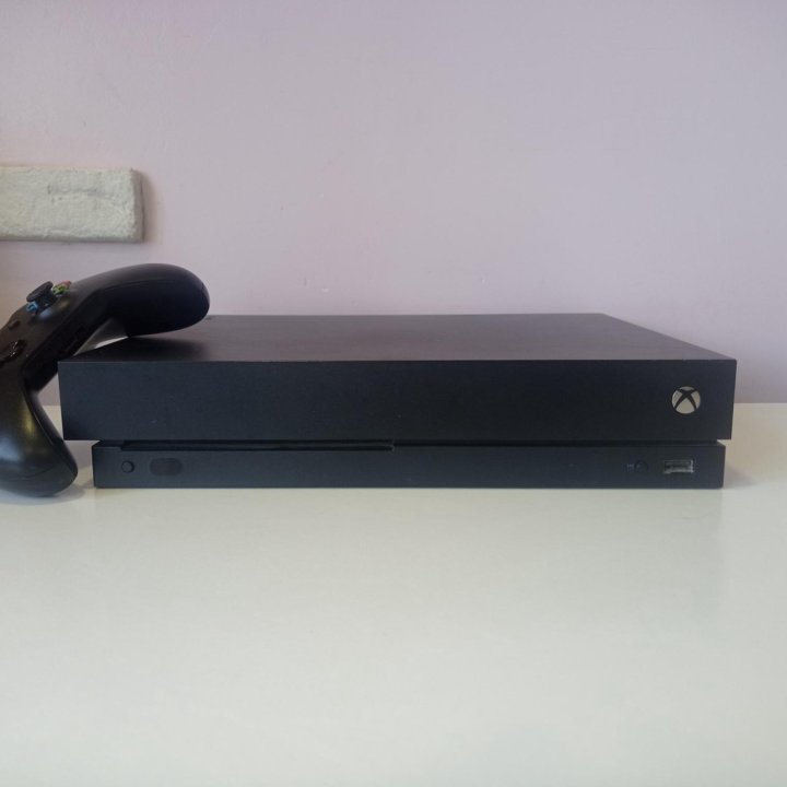 X BOX ONE X +Игры