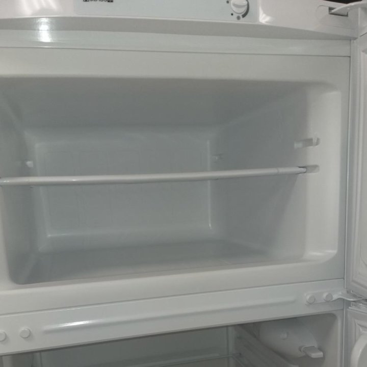 Холодильник indesit