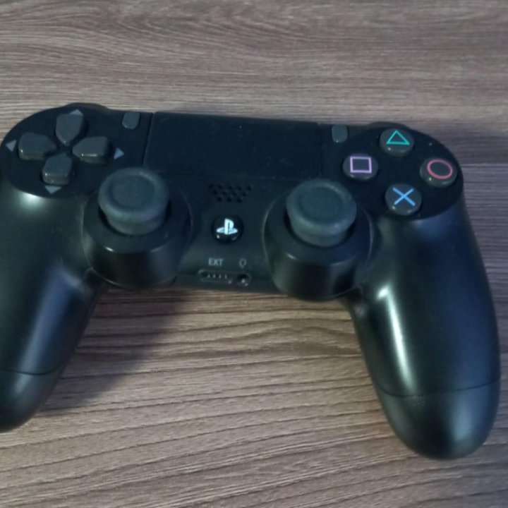 Ps4 slim + 2 игры.