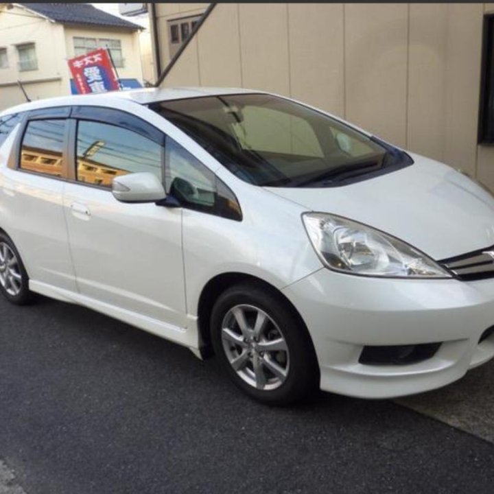 Honda Fit Shuttle, 2012