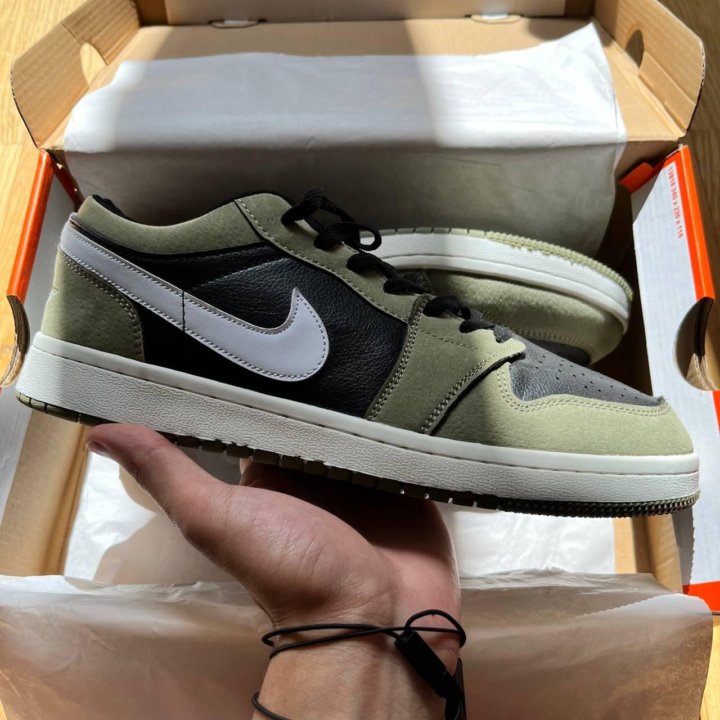 Кроссовки Nike Air jordan 1 low возможен торг