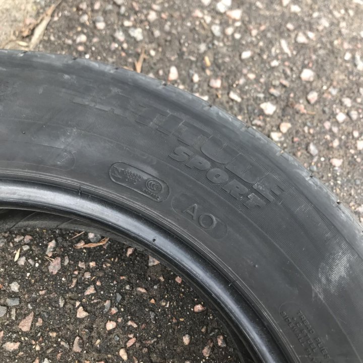 MICHELIN 235 55 R17