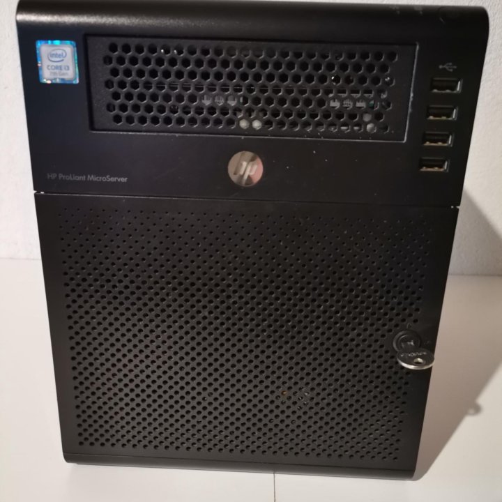 HP Proliant MicroServer G7 N54L