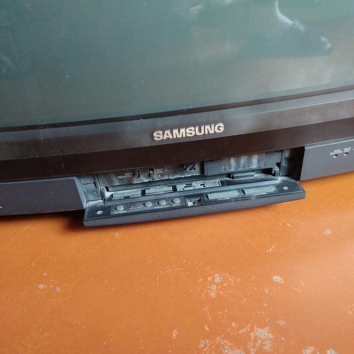 Телевизор Samsung CS-7226Z (73 см) большой