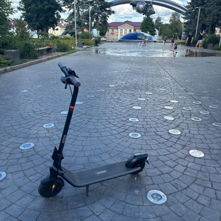 Электросамокат ninebot Kickscooter e2